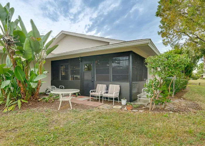 Private Beach & Pool Access! Fort Myers Getaway