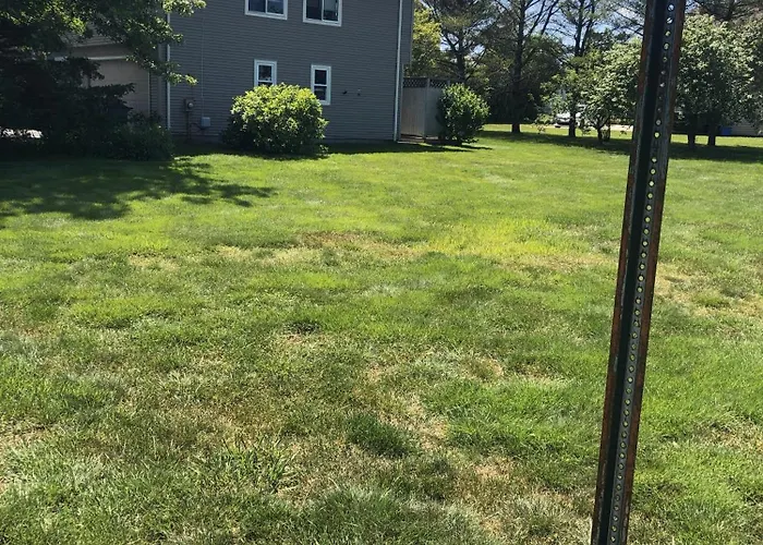 Spacious And Walk To The Beach With Central Ac And Outdoor Shower