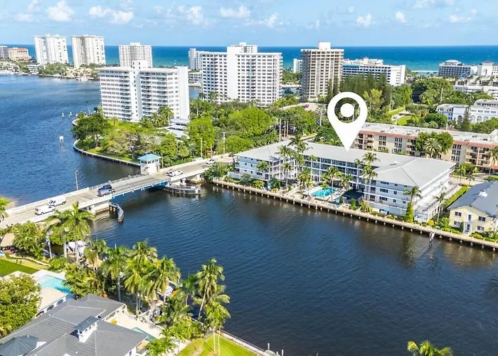 Luxury Waterfront Boca With Pool, Hot Tub And Boat Views