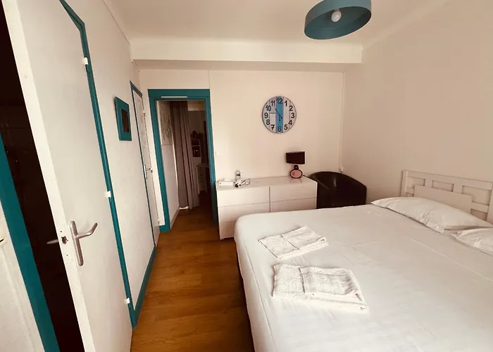 Hotel Le Crist Al, Front de mer, chambres climatisées et son studio non climatisé, proche du centre ville