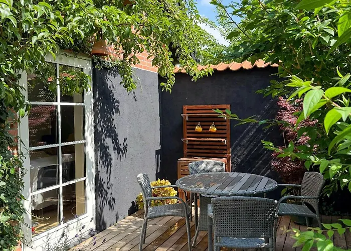 Beach House With Access To Sandy Beach