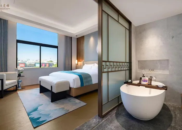 Guangzhou Dong Fang Hotel