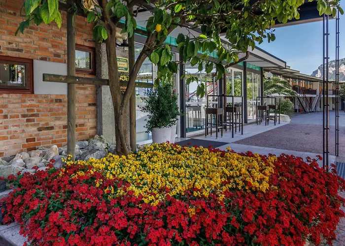Hotel Lido Lakefront