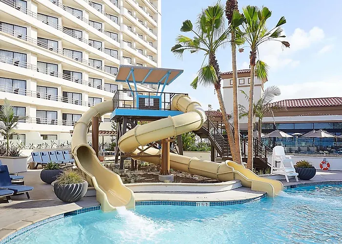 The Waterfront Beach Resort, A Hilton Hotel