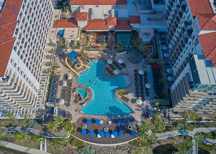 The Waterfront Beach Resort, A Hilton Hotel