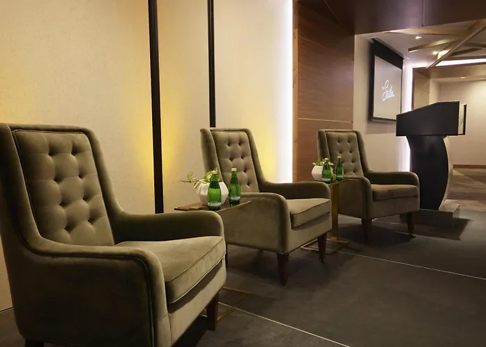 The Statler Dallas, Curio Collection By Hilton
