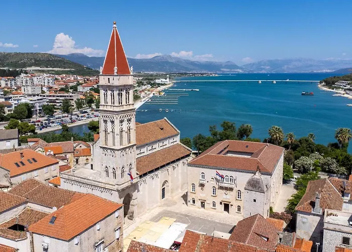 Hotel Vagabundo - Heated Pool , Stunning View & Breakfast