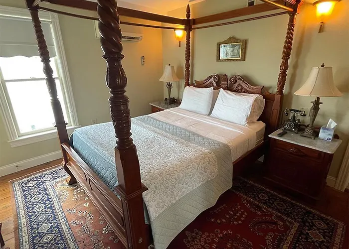 Laingdon Hotel