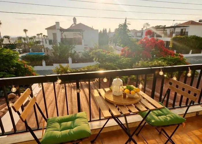 Coral Bay Seaview Apartment By Aria-Walk To Beach (Adults Only)