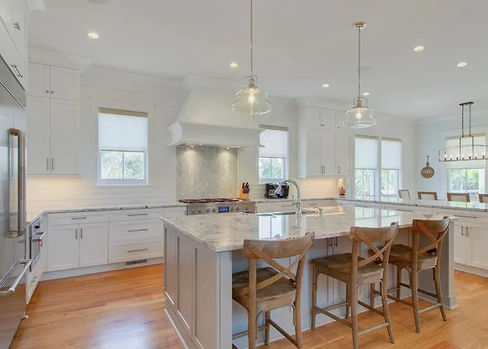 616 Carolina Boulevard By Avantstay