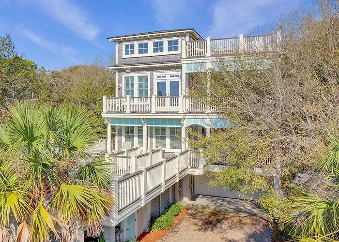 913 Carolina Boulevard By Avantstay