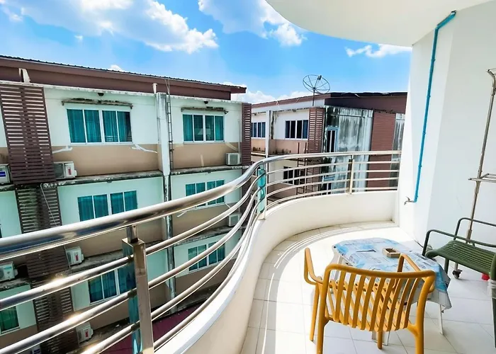 The Beach Bangsaen Condo 327/30
