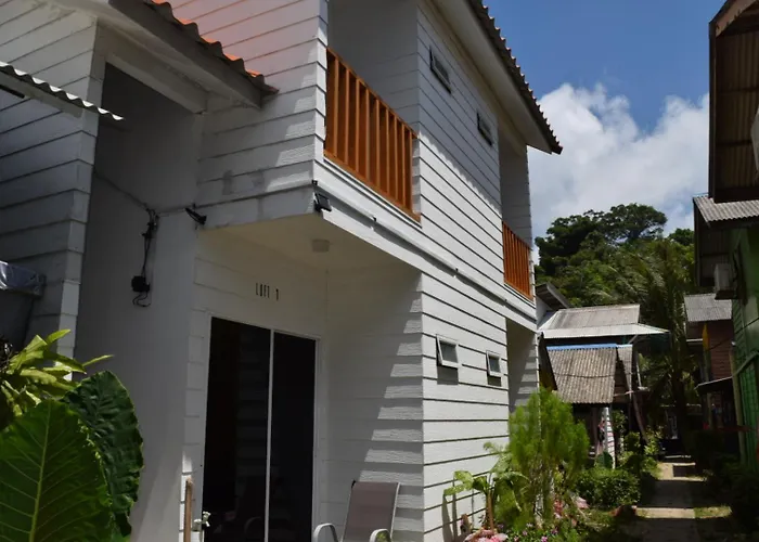 Beach Shack Loft Side Seaview