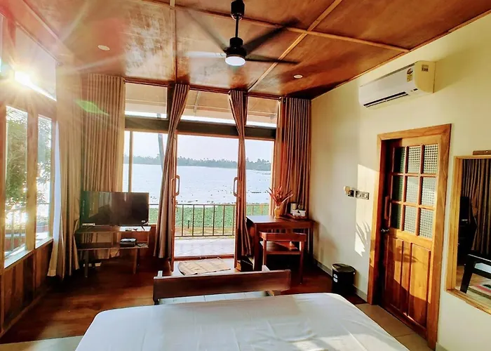 Kyna Backwater Resort Alleppey Alappuzha