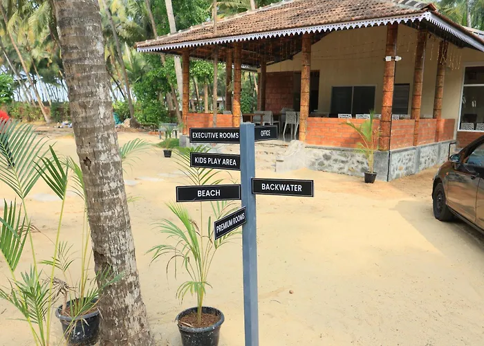 Stripgreens Beach & Backwater Resort Valiyaparamba
