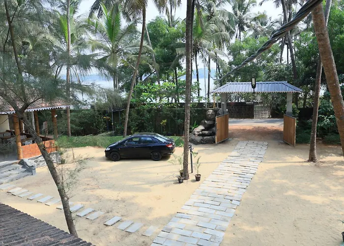 Stripgreens Beach & Backwater Resort Valiyaparamba