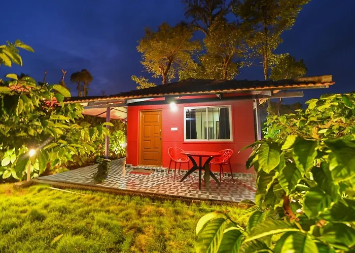 Red Roof Resort - Pool, Home Food, Coffee Estate, Near To Falls & Trekking