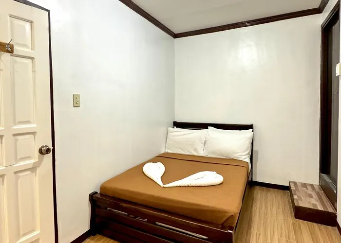 Nazarene Apartelle - R7