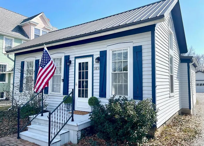 Coastal Cape Cod W/ King Bed, Game Room, & Bikes!