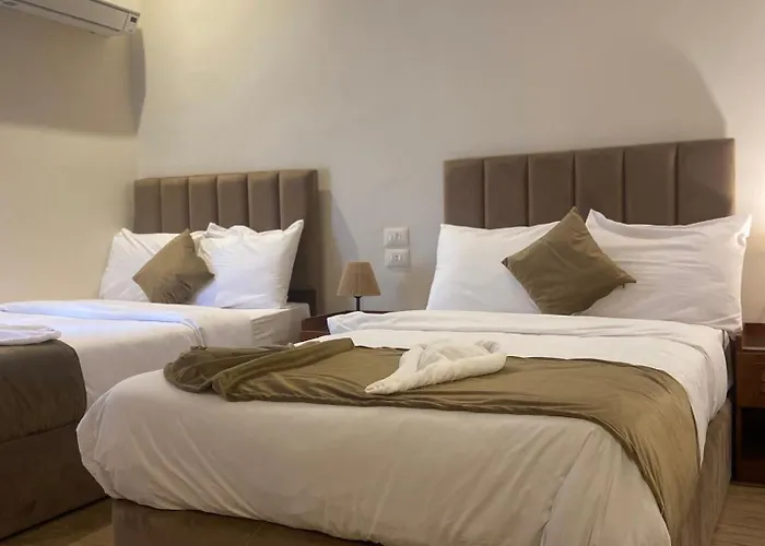Sun Roof Pyramids View Inn Jacuzzi Stay & Tours