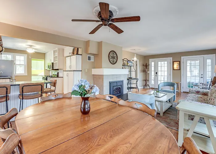 Walk To Beach! Serene Lake Michigan Home W/ Deck