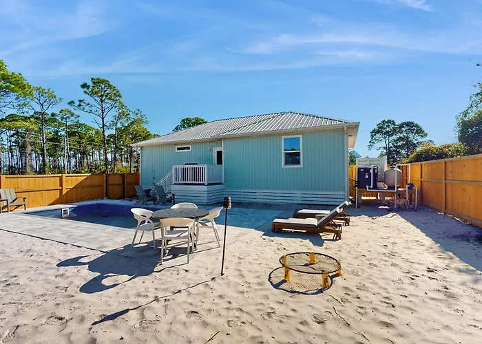 Beach Retreat With Open Layout Ac Private Pool Fire Pit & Grill