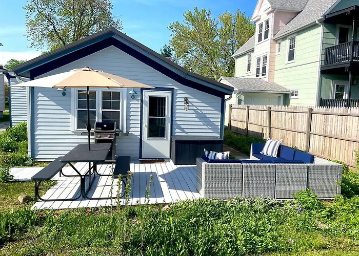 Coastal Cape Cod W/ King Bed, Game Room, & Bikes!