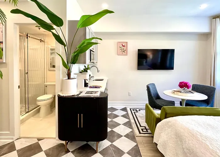 The Green Room - Parking Spot, Poolview At 1920S Landmark Residence On Palm Beach Island
