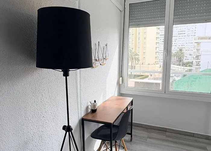 Apartamento con piscina, playa y cerca de Valencia