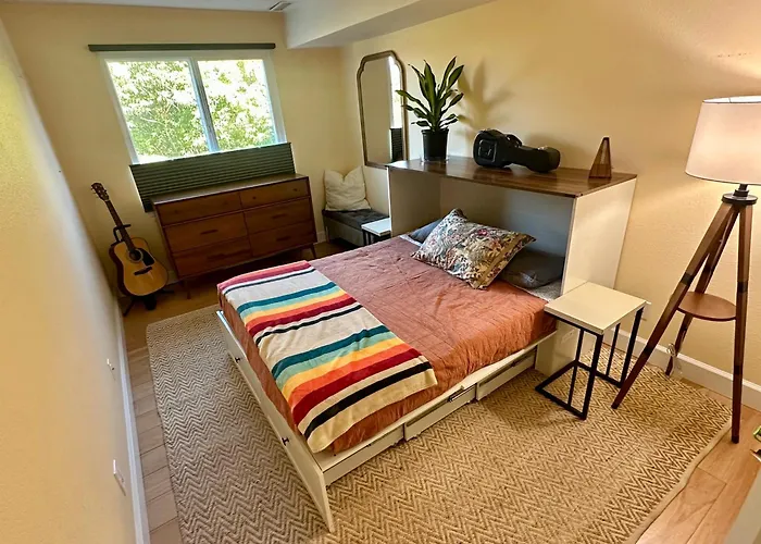 River Views 3Bd 2Ba Luxury Condo Along Columbia Waterfront Renaissance Trail