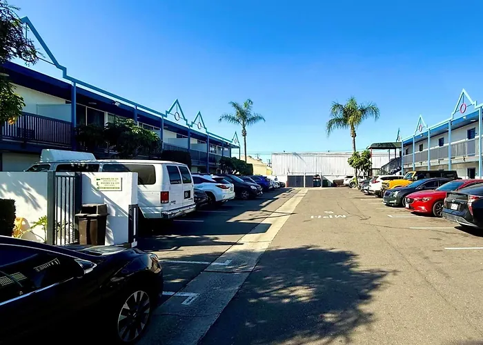 Days Inn By Wyndham Los Angeles Lax Airport Stadium Area