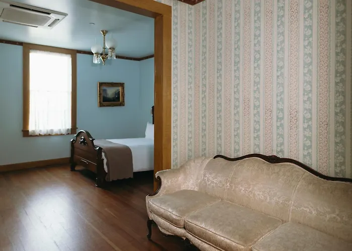 Cosmopolitan Hotel