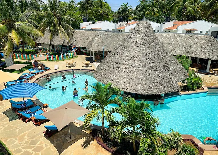 Travellers Beach Hotel & Spa
