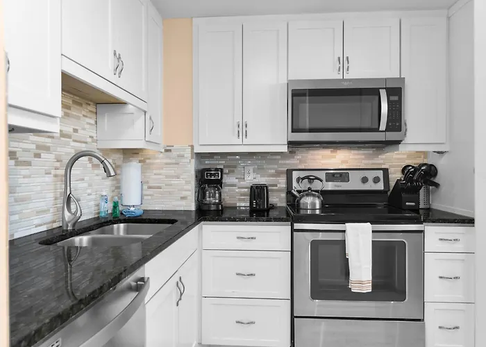 Stunning Beachfront Penthouse On 19Th Floor I Desirable Front Unit