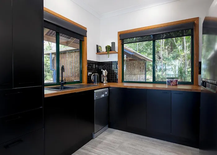 Eumarella Shores Noosa Lake Retreat