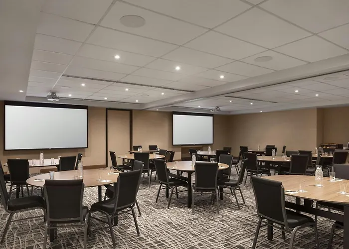 Ac Hotel By Marriott Old Montreal