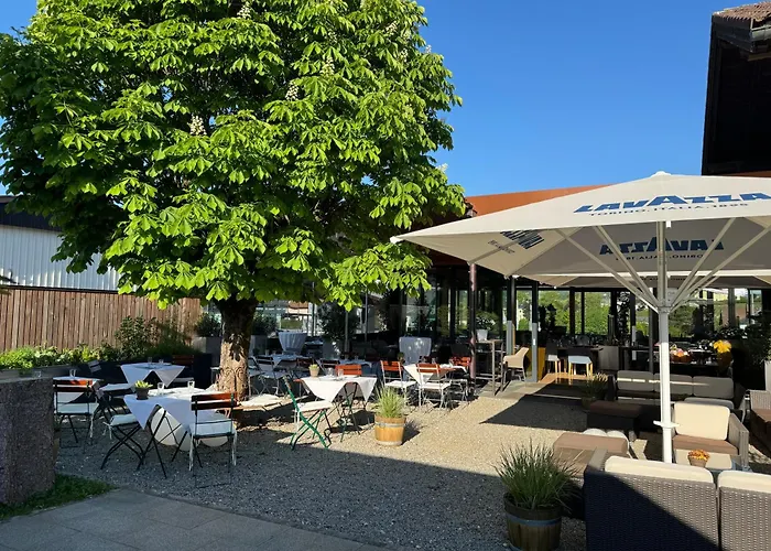 Patrix Hotel, Restaurant, Bar