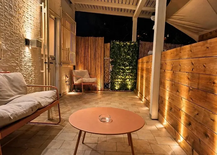 Apt With Private Hot Pool