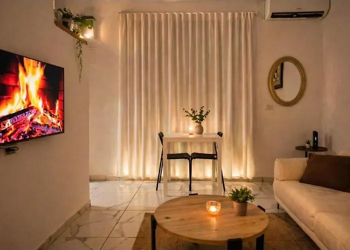Apt With Private Hot Pool
