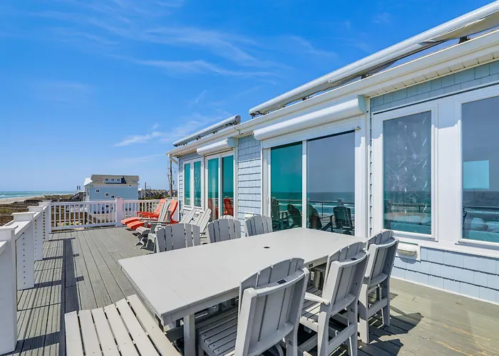 Beachfront Oasis W/ 2 Large Decks, Bbq & Views!