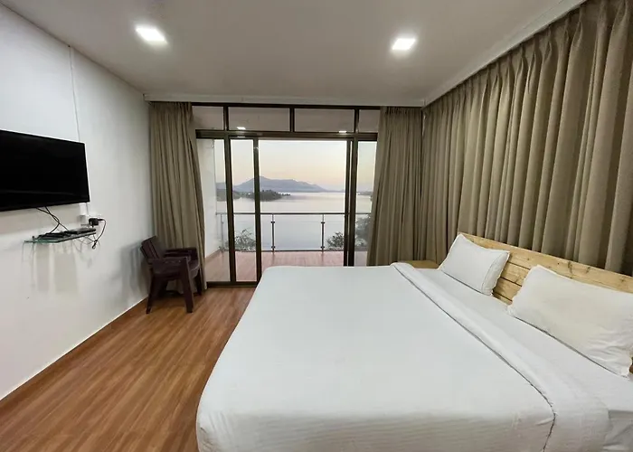 Shvas Island Resort