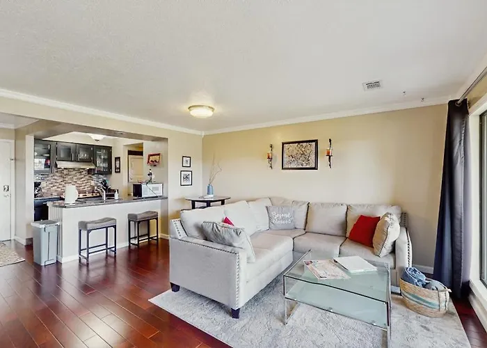 Check'S Cozy Condo