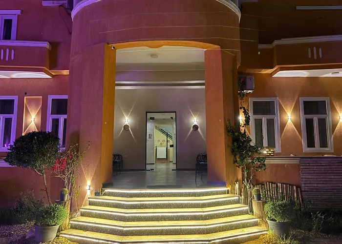 Tutankhamun Pyramids Boutique