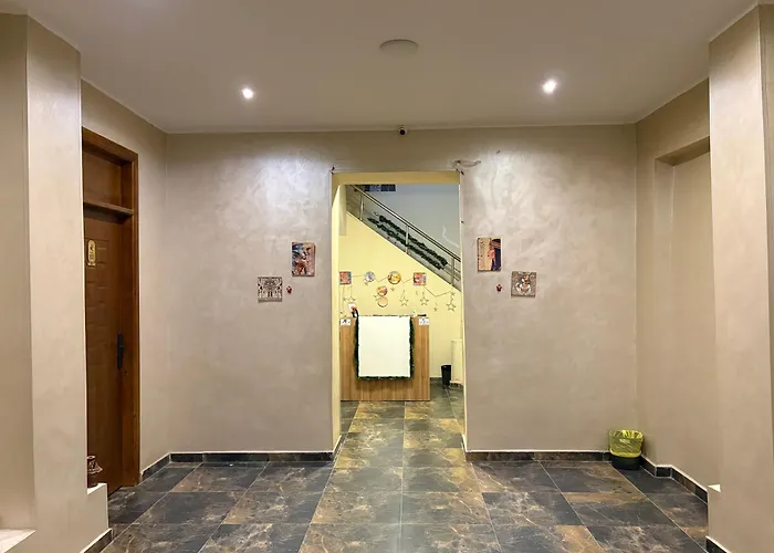 Tutankhamun Pyramids Boutique