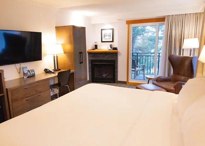 Pyramid Lake Lodge