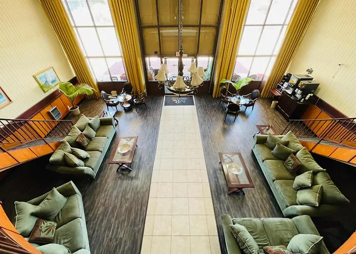 Mystic River Hotel & Suites