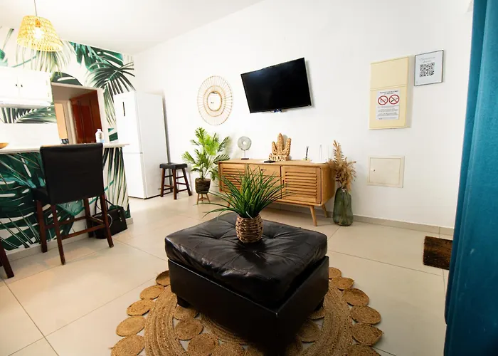 Over The Hill Residence - Your Tranquil Oasis