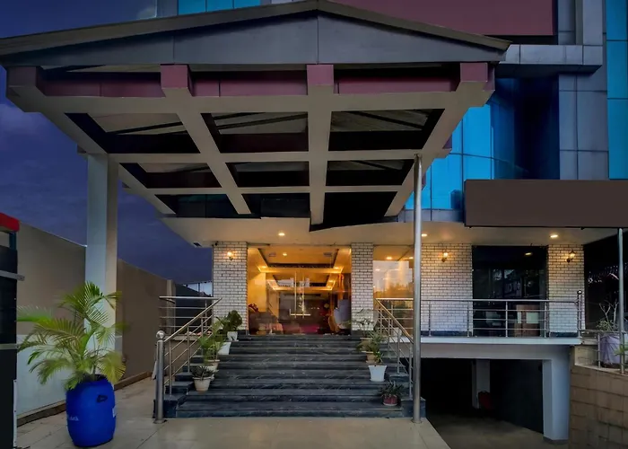 Townhouse Hatigaon Near Medicity Formerly Hotel Grand Majesty