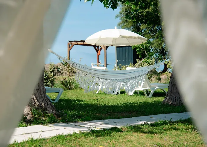 Melador Beachfront Studios & Apartments