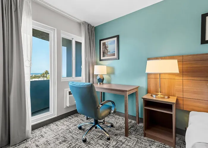 Quality Inn & Suites Hermosa Beach
